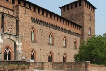 Château de Pavie où Blanche de Savoie fonde une grande bibliothèque