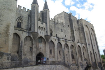 Le Palais des Papes (juillet 2021, © Fanny Cohen Moreau)