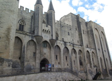 Le Palais des Papes (juillet 2021, © Fanny Cohen Moreau)