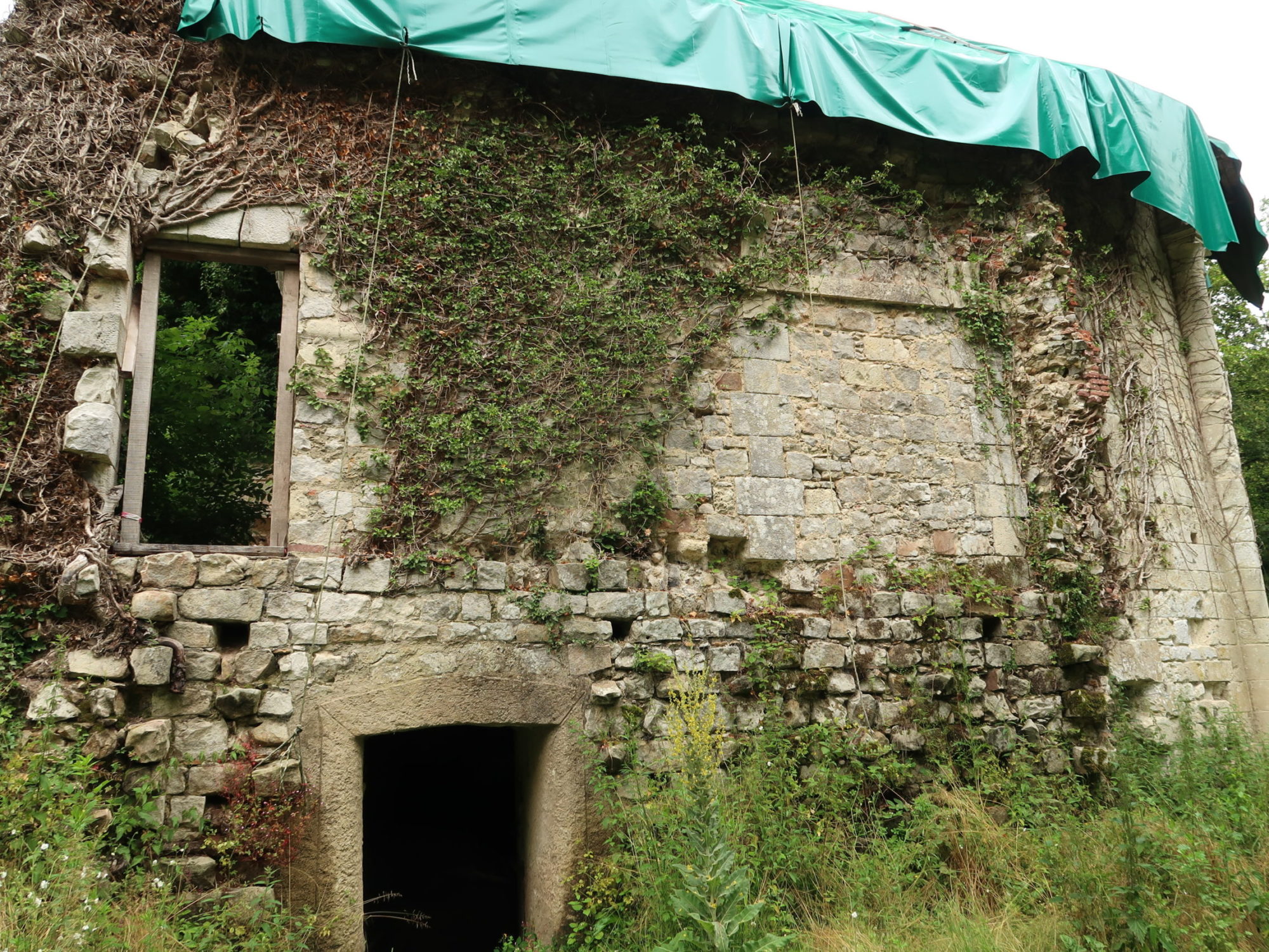 La chapelle sur le site des Moulineaux