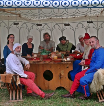 La Confrérie du Cerbère aux médiévales de Provins en juin 2023