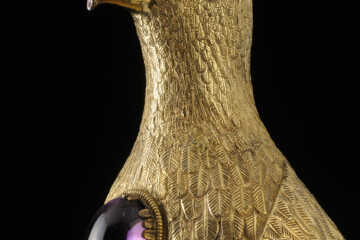 Reliquaire du lait de la Vierge Atelier d’Oignies, vers 1240-1250 Argent doré, cuivre doré, nielles, améthyste Coll Fondation Roi Baudouin, inv TO 16